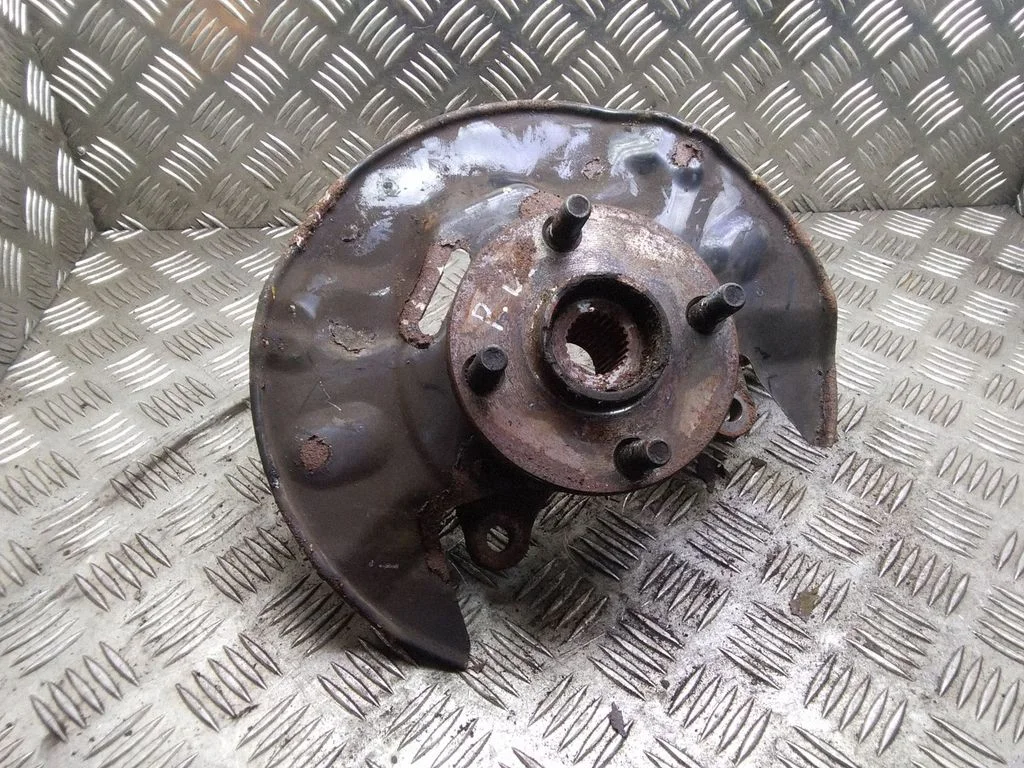 Priekšējā rumba – Toyota Corolla Verso AR10 (2004-2009)