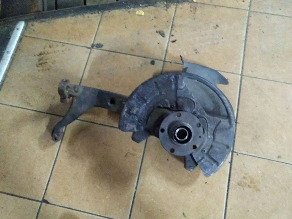 Front wheel hub – Volkswagen Phaeton (2002-2016)
