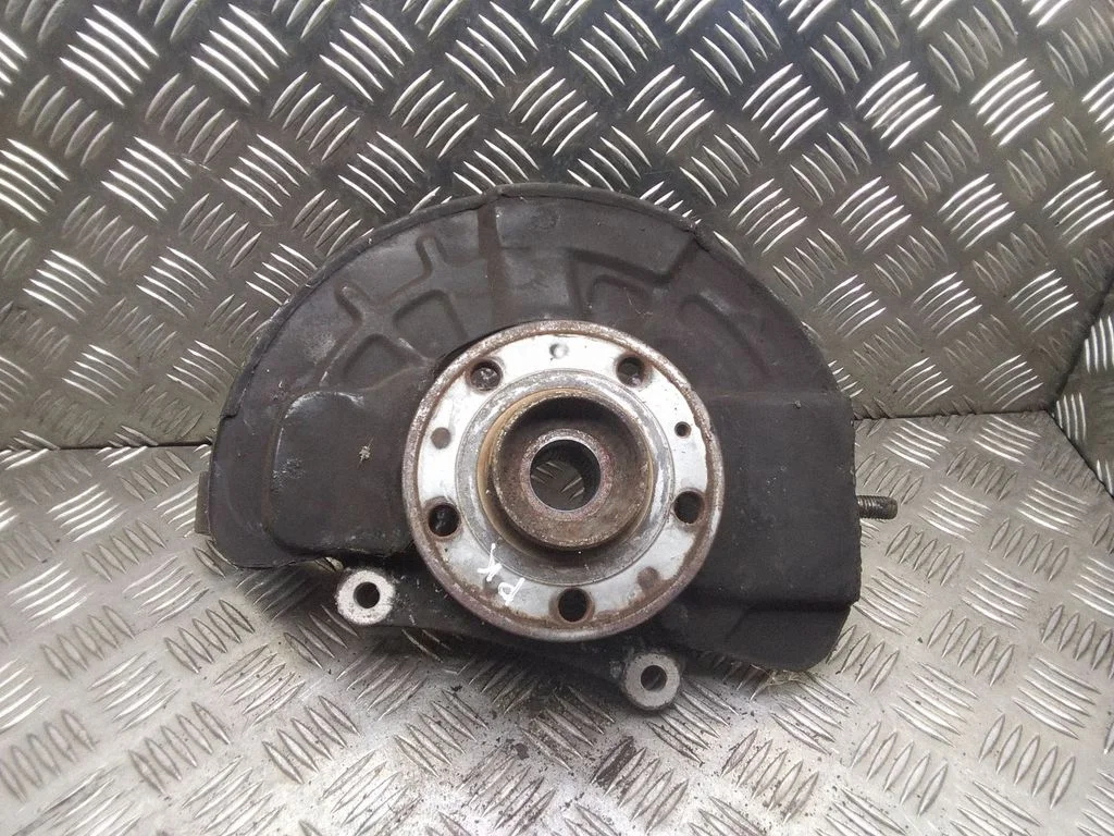Front wheel hub – Volvo V70 (2000-2004)