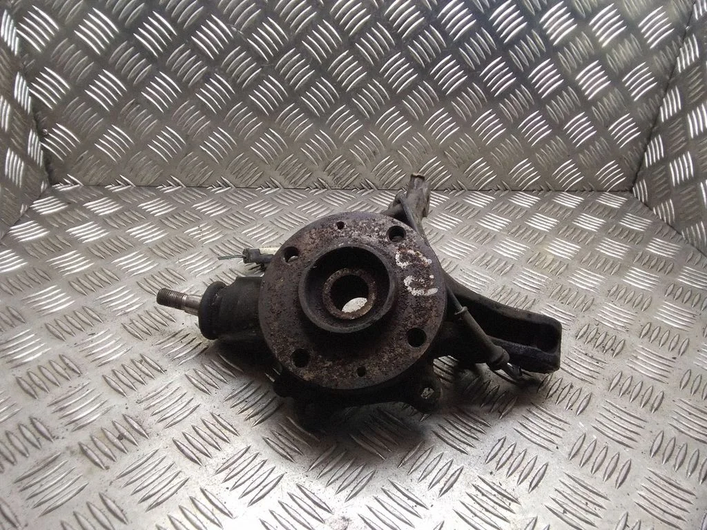 Front wheel hub – Citroen C4 I (2004-2010)