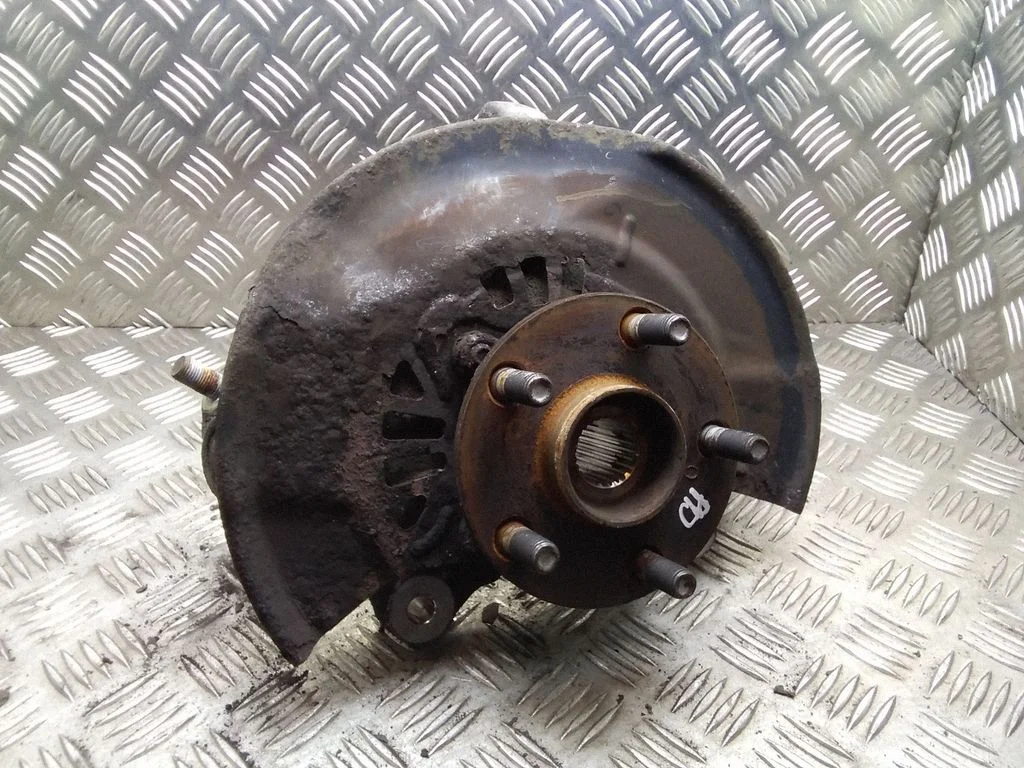 Front wheel hub – Toyota Prius (XW30) (2009-2015)