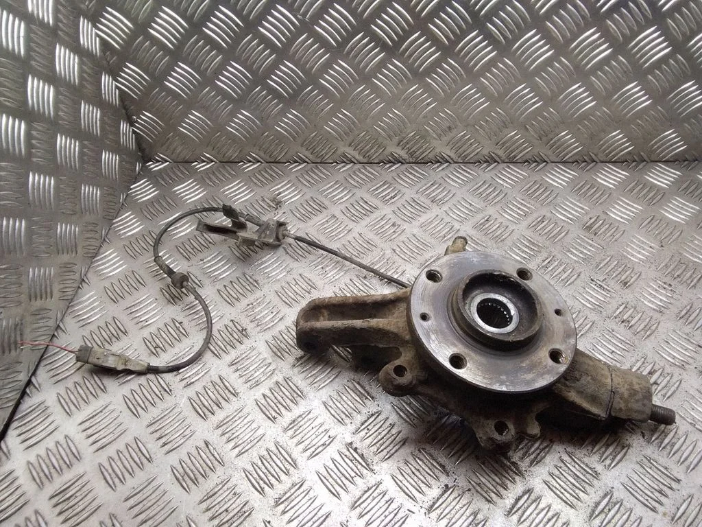 Front wheel hub – Citroen C4 I (2004-2010)