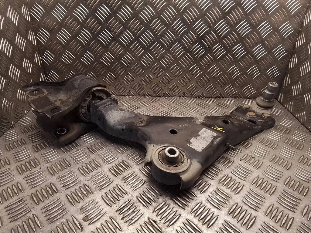 Front lower control arm/wishbone – Land Rover Discovery Sport (2014-)