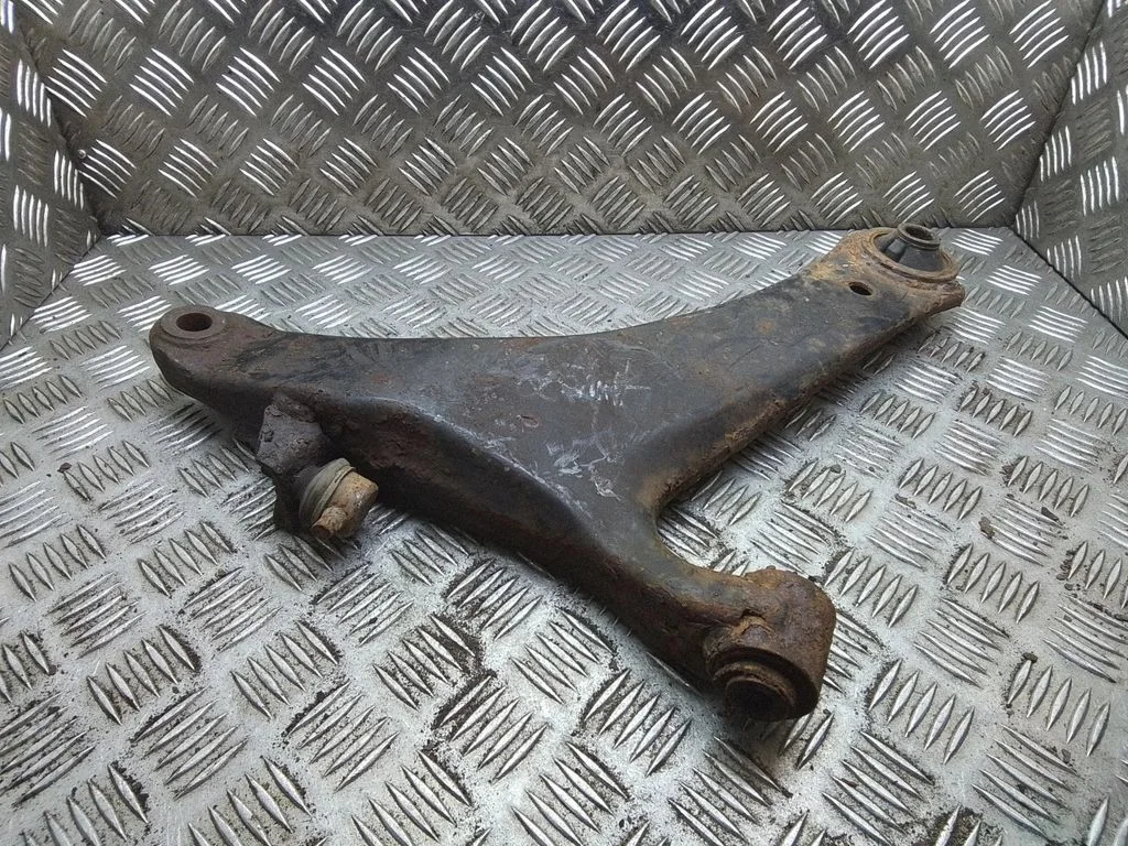 Front lower control arm/wishbone – Subaru Legacy (2004-2006)