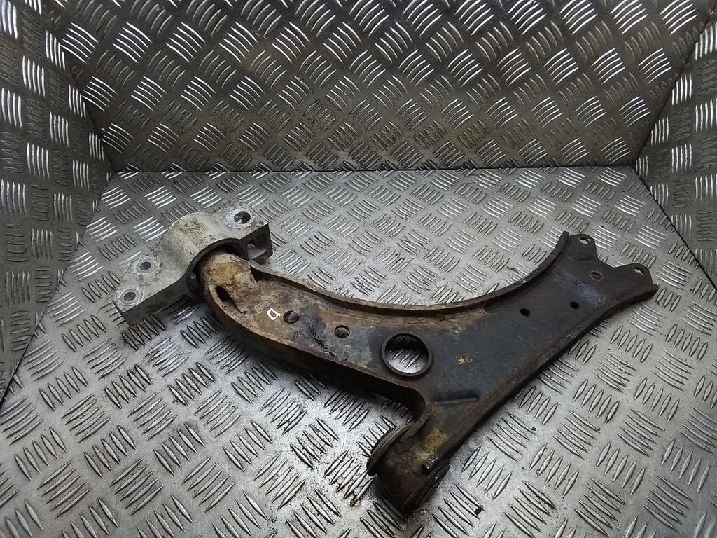 Front lower control arm/wishbone – Volkswagen Caddy (2004-2010)