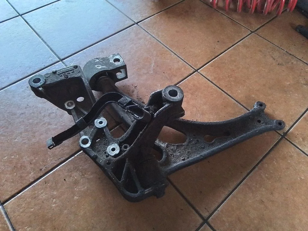 Wahacz przedni dolny – Audi A3 S3 8P (2003-2012)