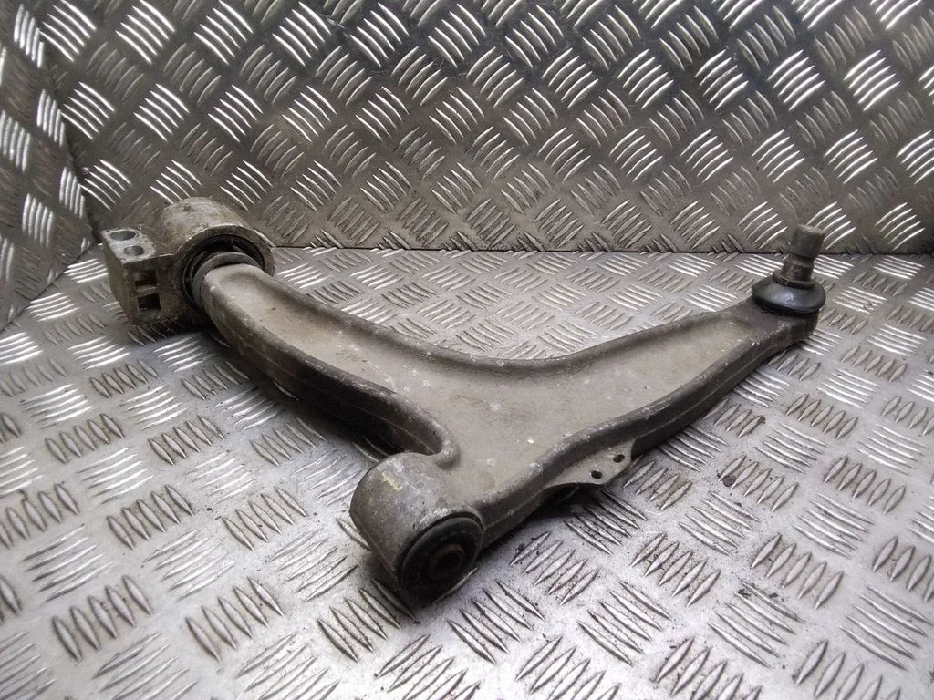 Front lower control arm/wishbone – left