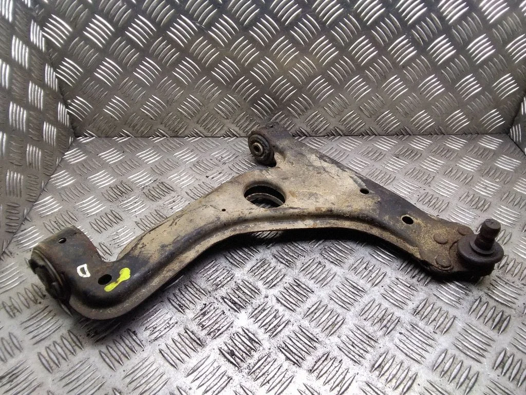 Wahacz przedni dolny – Opel Zafira B (2005-2014)