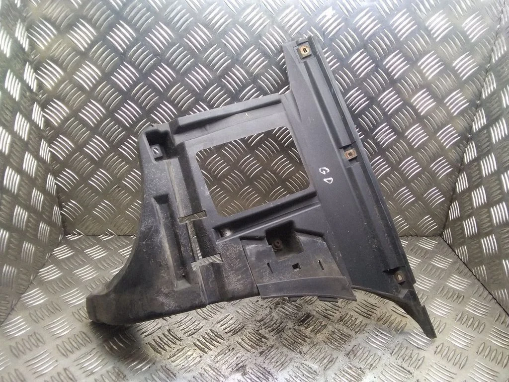 Tagumise kaitseraua kinnitusklamber – Volvo V70 (2000-2004)