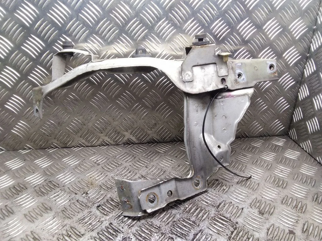 Radiatoru paneļa kronšteins – Opel Zafira B (2005-2014)