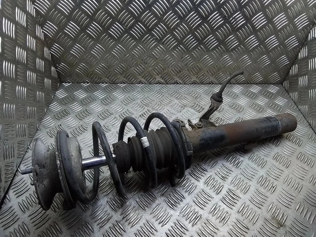 Front shock absorber with coil spring – BMW 1 Series E81 E87 (2004-2011)