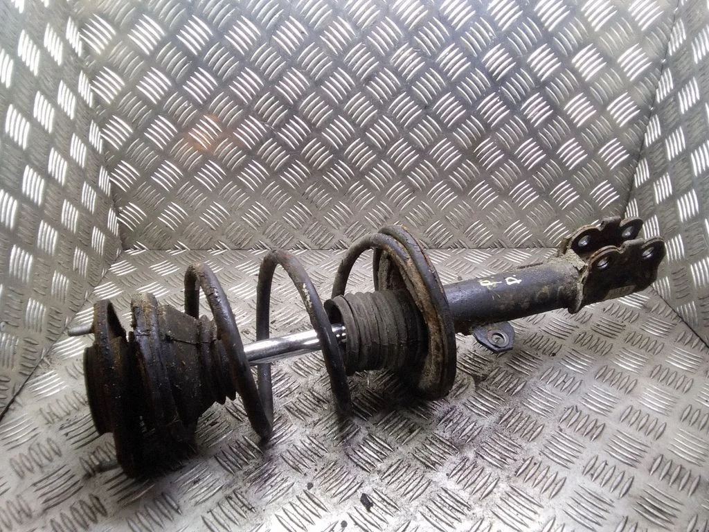 Front shock absorber with coil spring – Toyota Corolla Verso AR10 (2004-2009)