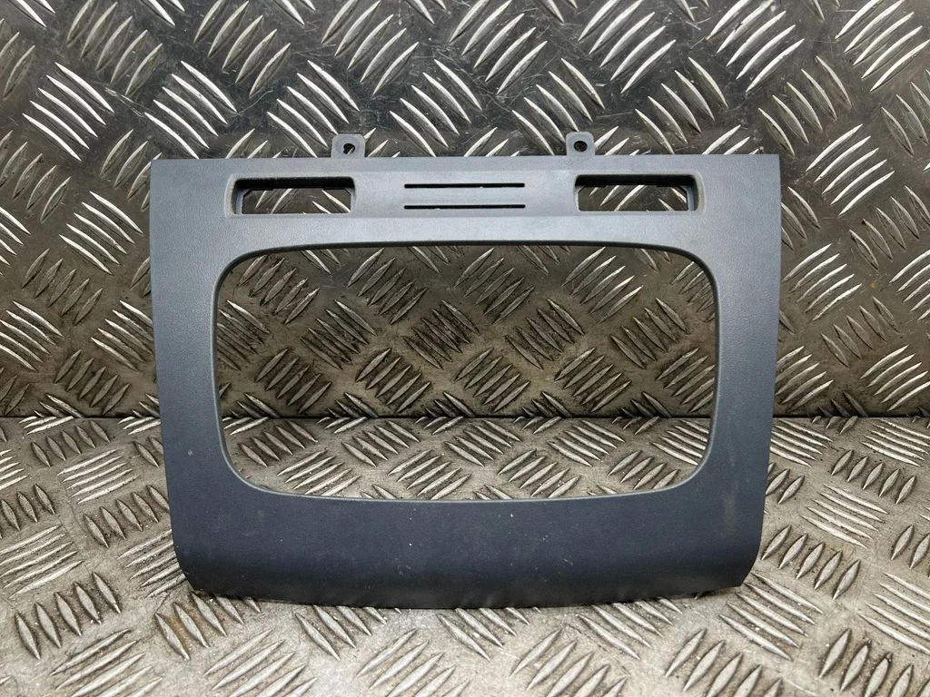 Panel trim 9T1618835