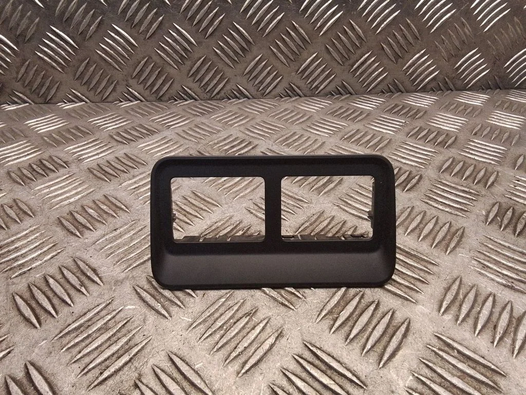 Panel trim – Land Rover Discovery Sport (2014-)
