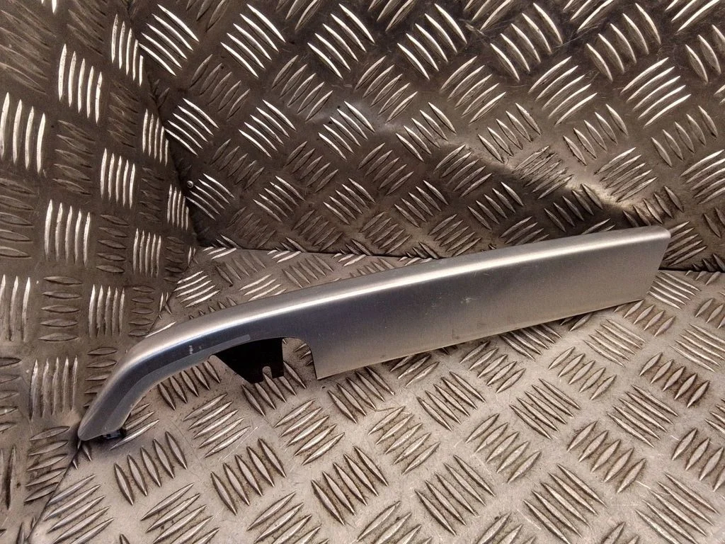 Panel trim – Land Rover Discovery Sport (2014-)