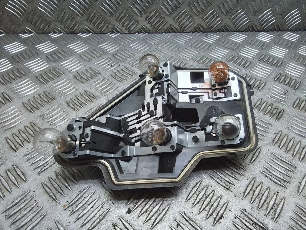Tagatule pirni kate (pesa) – Opel Astra H (2004-2012)