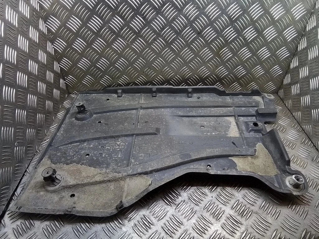 Side bottom protection – Toyota Prius+ (ZVW40) (2011-2018)
