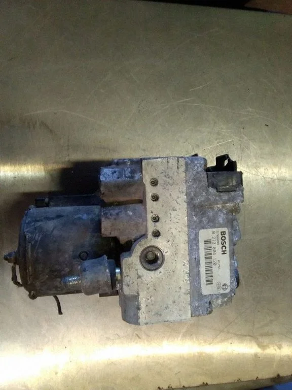 ABS-plokk – Volvo S40, V40 (1995-2004)