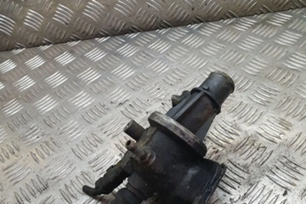 Thermostat/thermostat housing TH683588