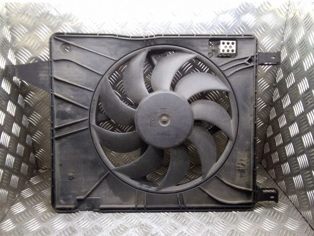 Wentylator chłodnicy elektryczny – Nissan Qashqai (2006-2010)
