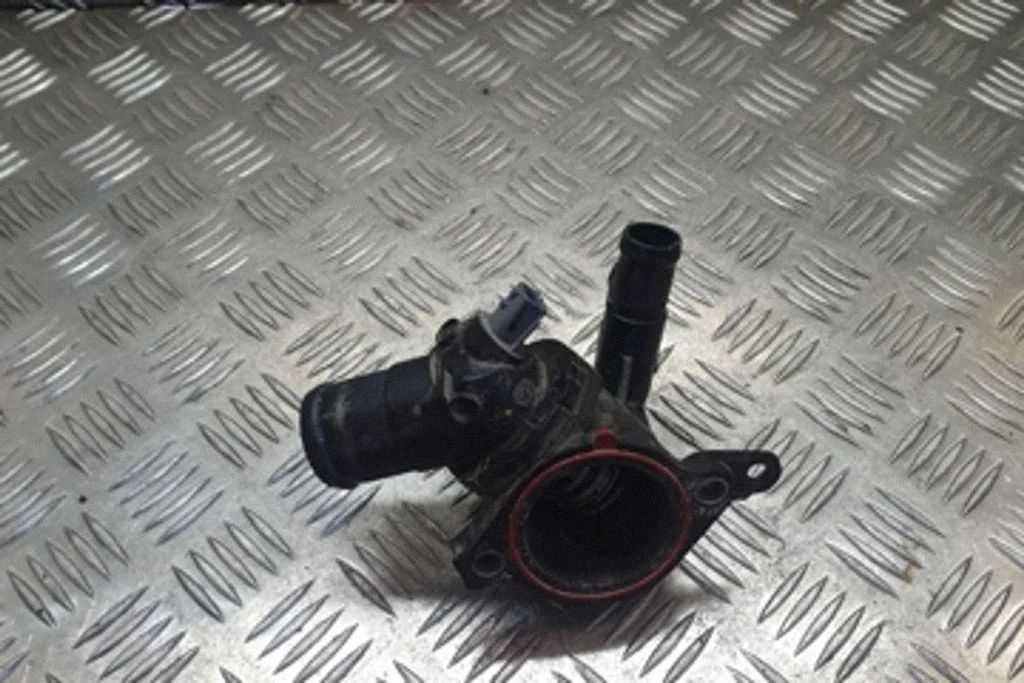 Thermostat/thermostat housing – Nissan Qashqai (2016-2021)