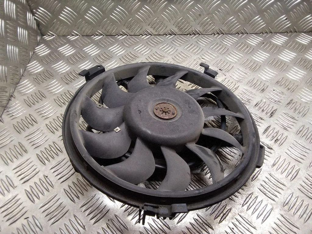 Elektriline radiaatori jahutusventilaator – Audi A4 S4 B7 8E 8H (2005-2008)