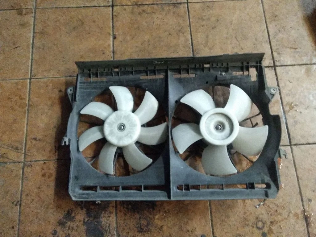 Ventilaatorite komplekt – Toyota Corolla Verso AR10 (2004-2009)