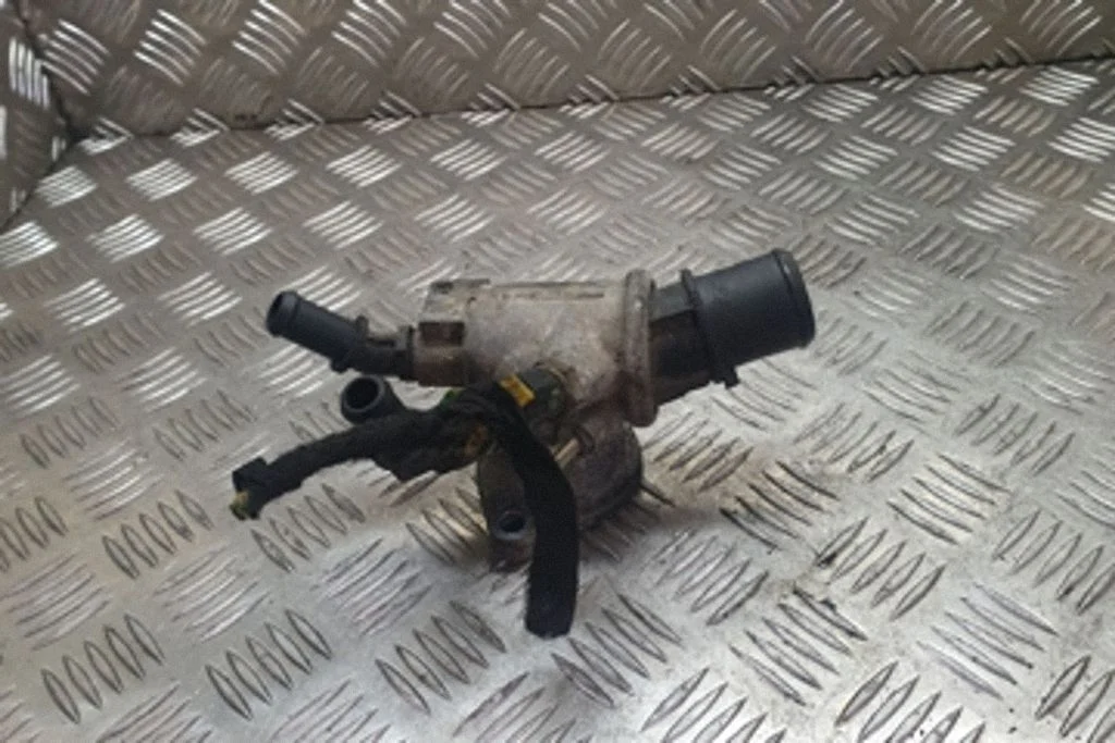 Thermostat/thermostat housing – Opel Vectra C (2005-2009)