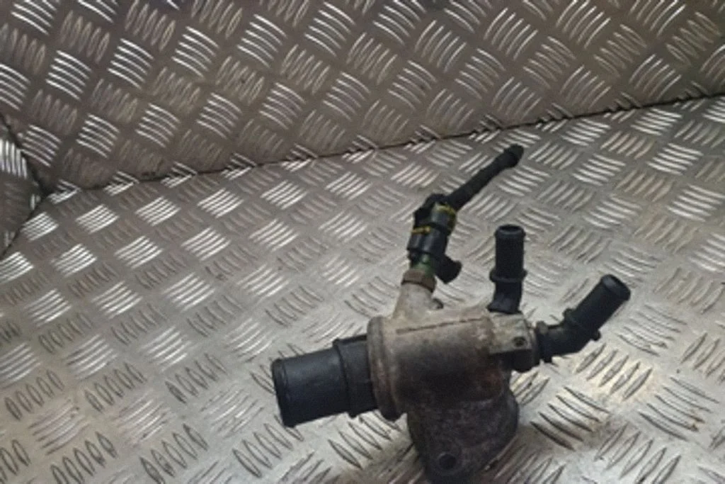 Thermostat/thermostat housing – Opel Vectra C (2005-2009)