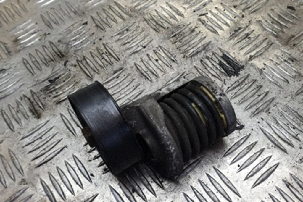 Generator/alternator belt tensioner – Skoda Octavia Mk2 (1Z) (2004-2013)