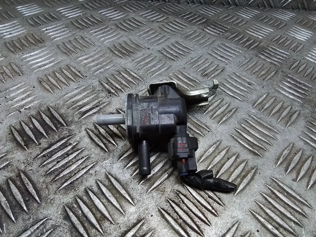 Turbo solenoid valve – Toyota Prius (XW30) (2009-2015)