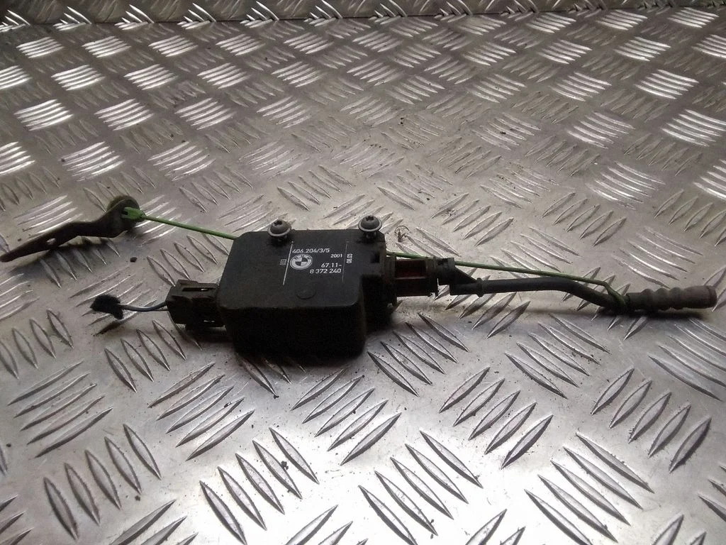 Zamek klapki wlewu paliwa – BMW Seria 3 E46 (1998-2005)