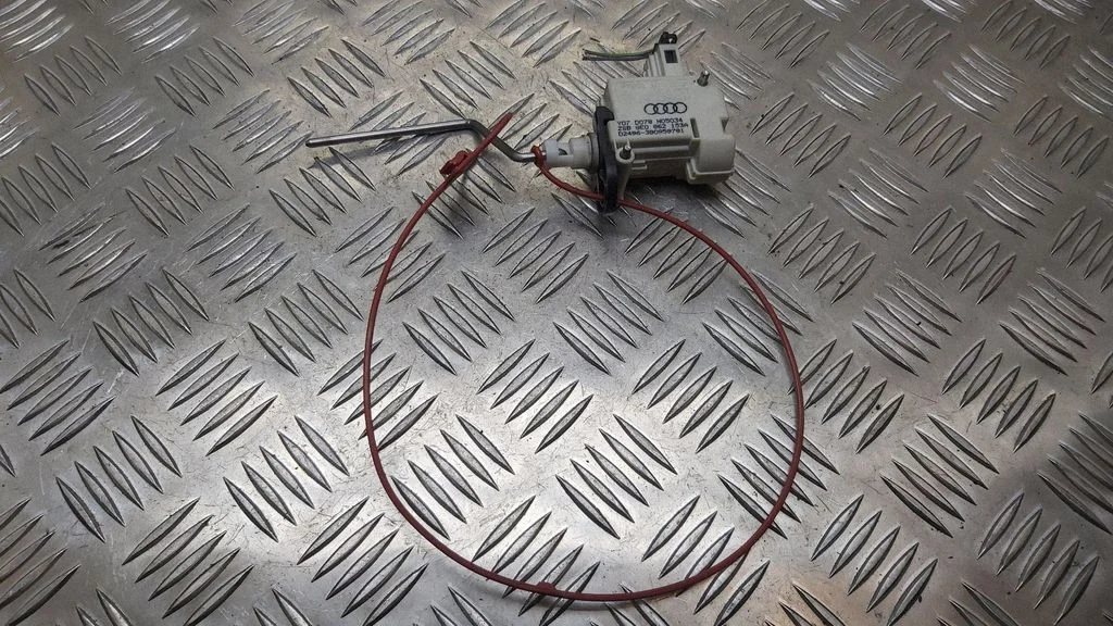 Zamek klapki wlewu paliwa – Audi A4 S4 B7 8E 8H (2005-2008)