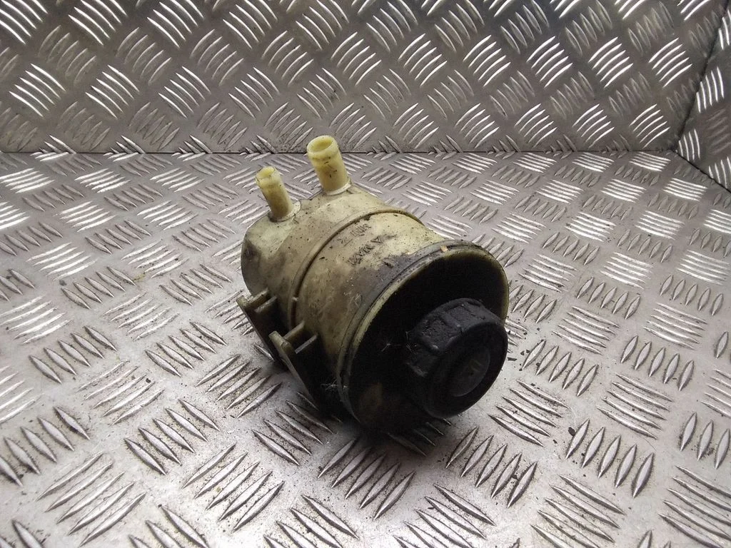 Power steering fluid tank/reservoir – Renault Espace - Grand espace IV (2004-2014)