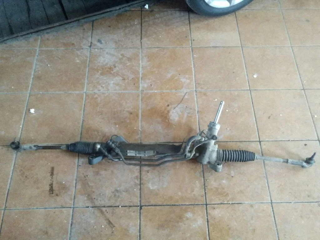 Steering rack – Mazda 3 I (2003-2006)