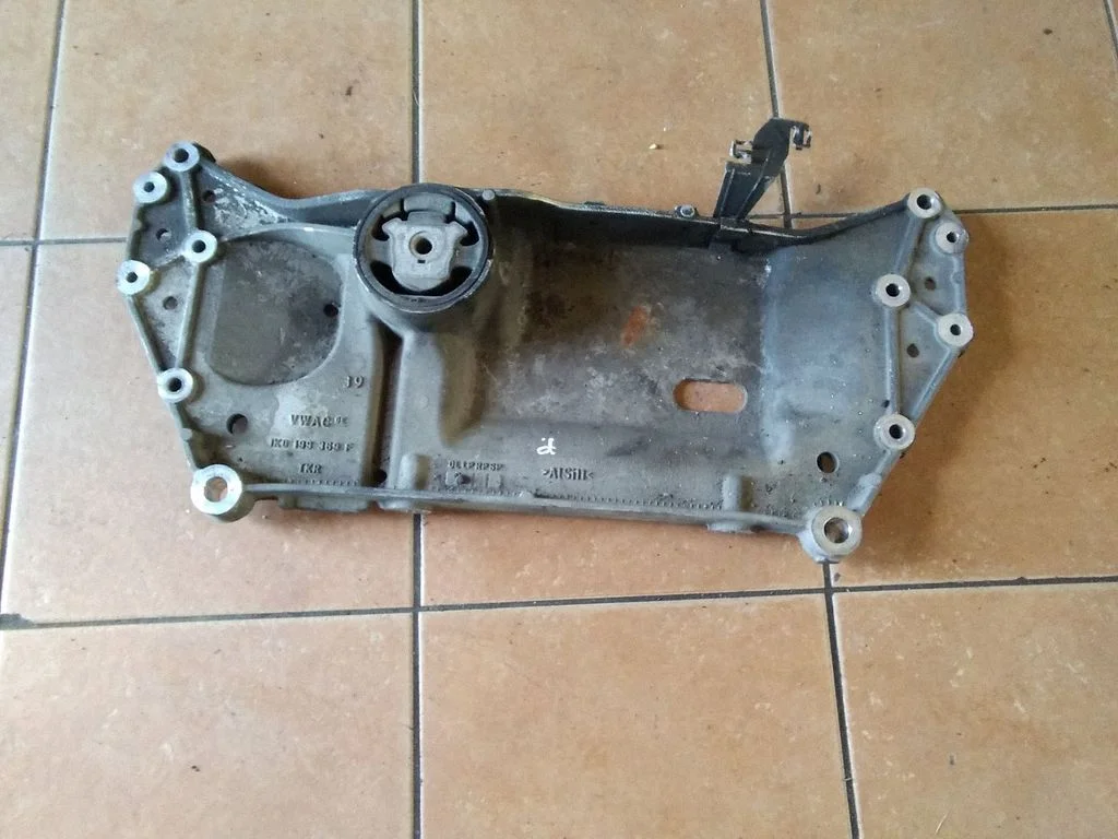 Belka przednia (sanki) 1K0199369F – Volkswagen Golf Plus (2005-2013)