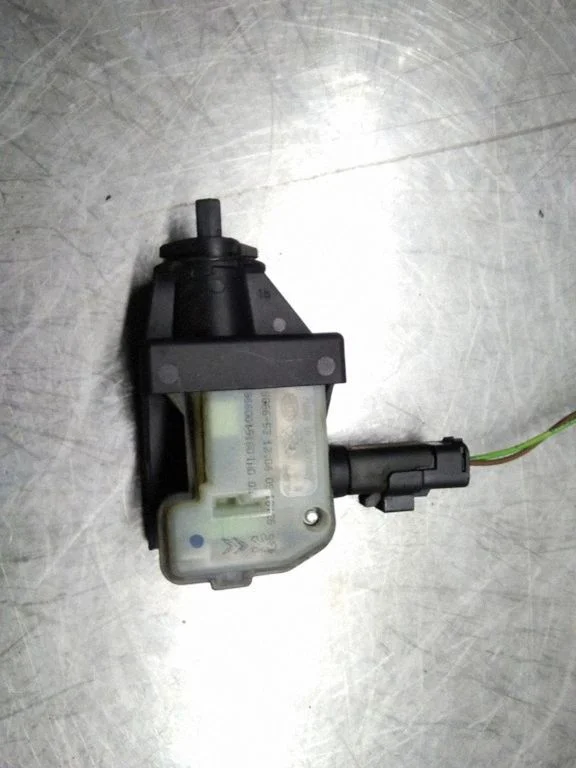 Zamek klapki wlewu paliwa – Citroen C4 I (2004-2010)