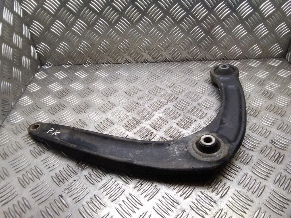 Front lower control arm/wishbone – Peugeot 308 (2007-2013)