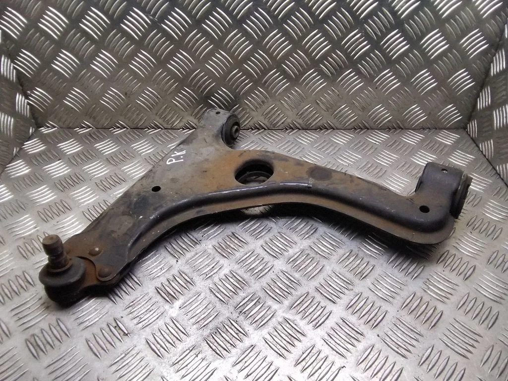 Wahacz przedni dolny – Opel Zafira B (2005-2014)