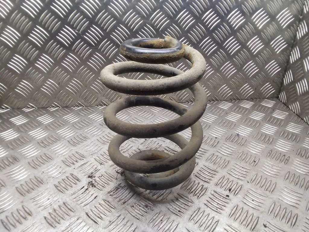 Rear coil spring – Volkswagen Transporter - Caravelle T4 (1991-2003)