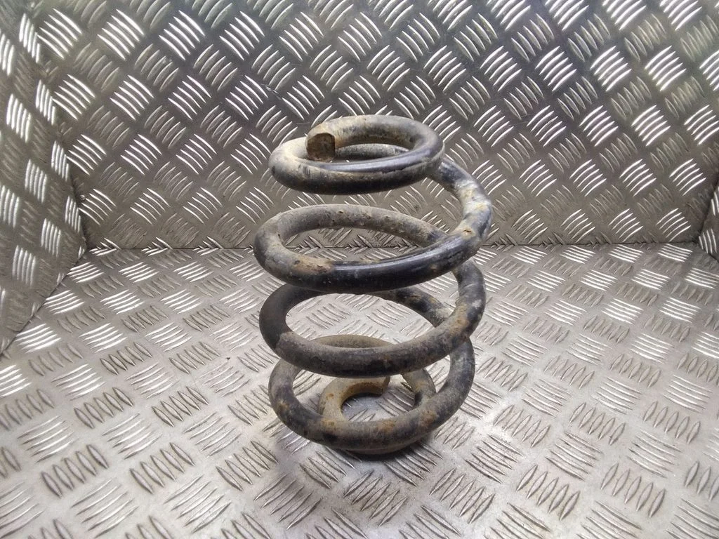 Rear coil spring – Volkswagen Transporter - Caravelle T4 (1991-2003)