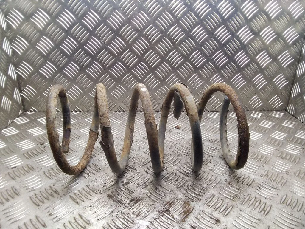 Rear coil spring – Volvo S60 (2001-2004)