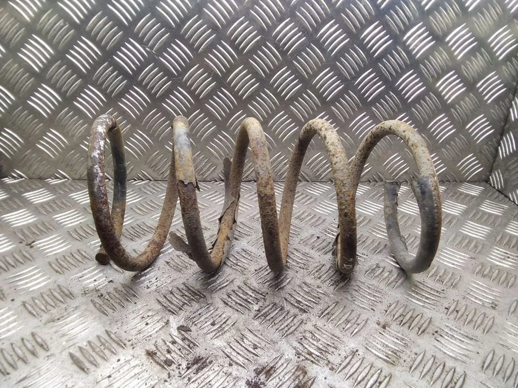 Rear coil spring – Volvo S60 (2001-2004)