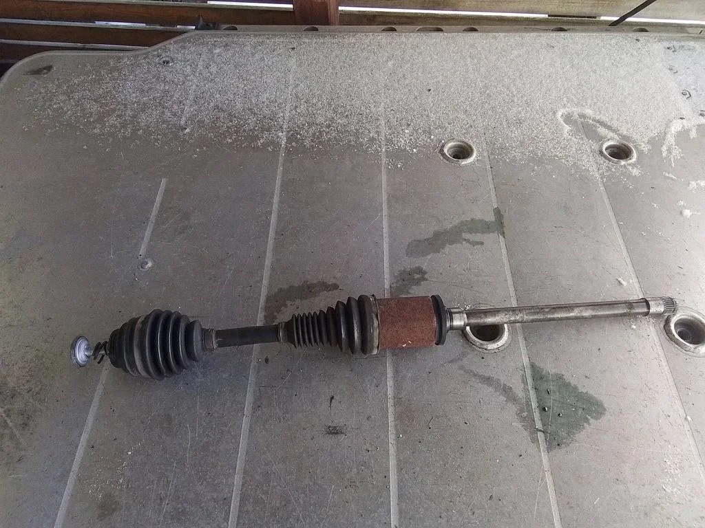 Front driveshaft 7591682