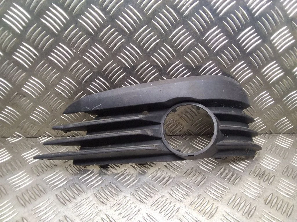 Front fog light trim/grill – Opel Vectra C (2005-2009)