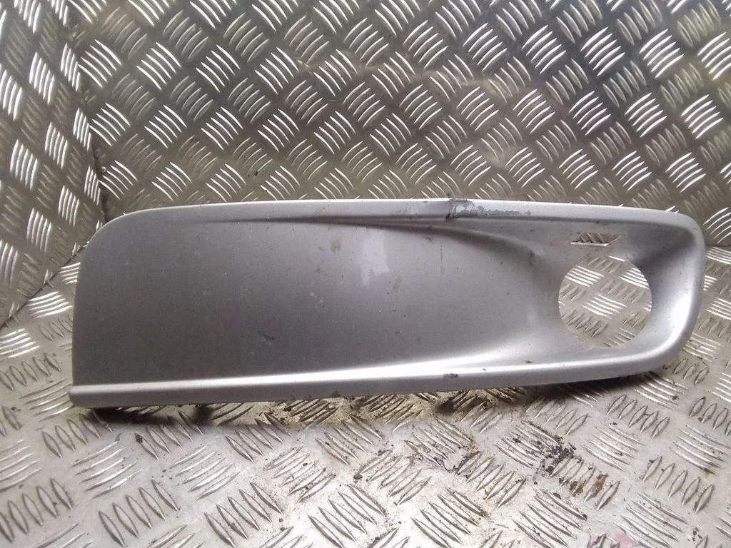 Front fog light trim/grill – Volkswagen Transporter - Caravelle T5 (2003-2015)