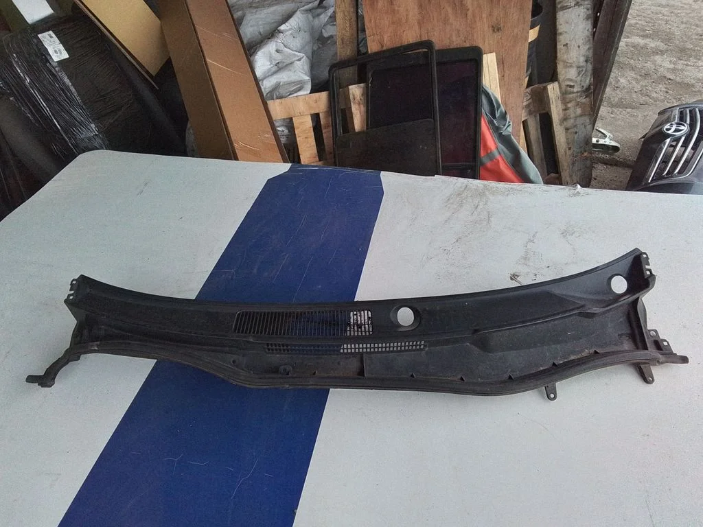 Wiper trim 5570853060 – Lexus IS 220D-250-350 (2006-2013)