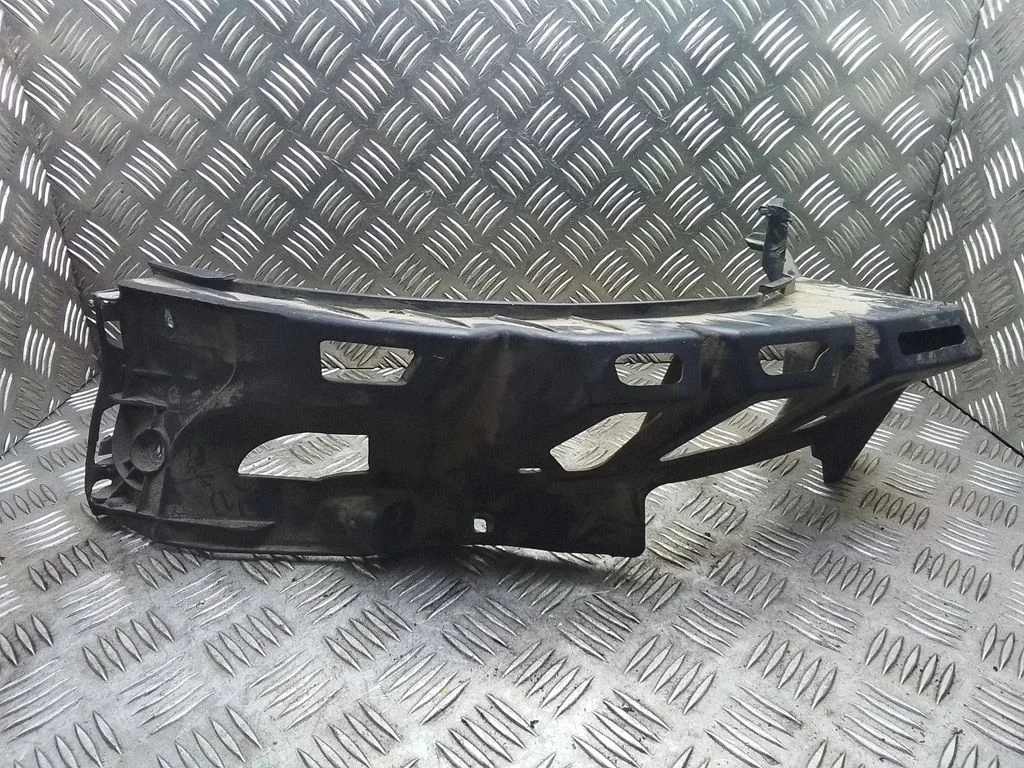 Tagumise kaitseraua kinnitusklamber – Renault Megane II (2006-2008)