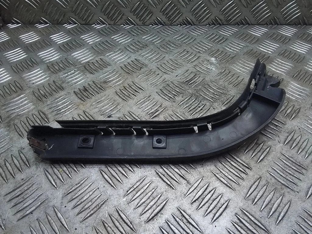 Tagumise kaitseraua kinnitusklamber – Volvo S40 (2004-2007)