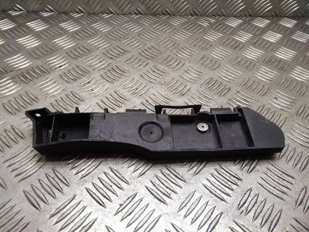 Rear bumper mounting bracket – Citroen C4 I (2004-2010)
